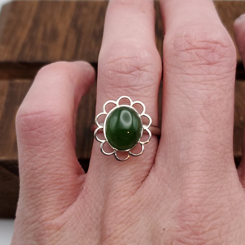 Size 6 Silver Tone Green Nephrite Stone Adjustable Ring